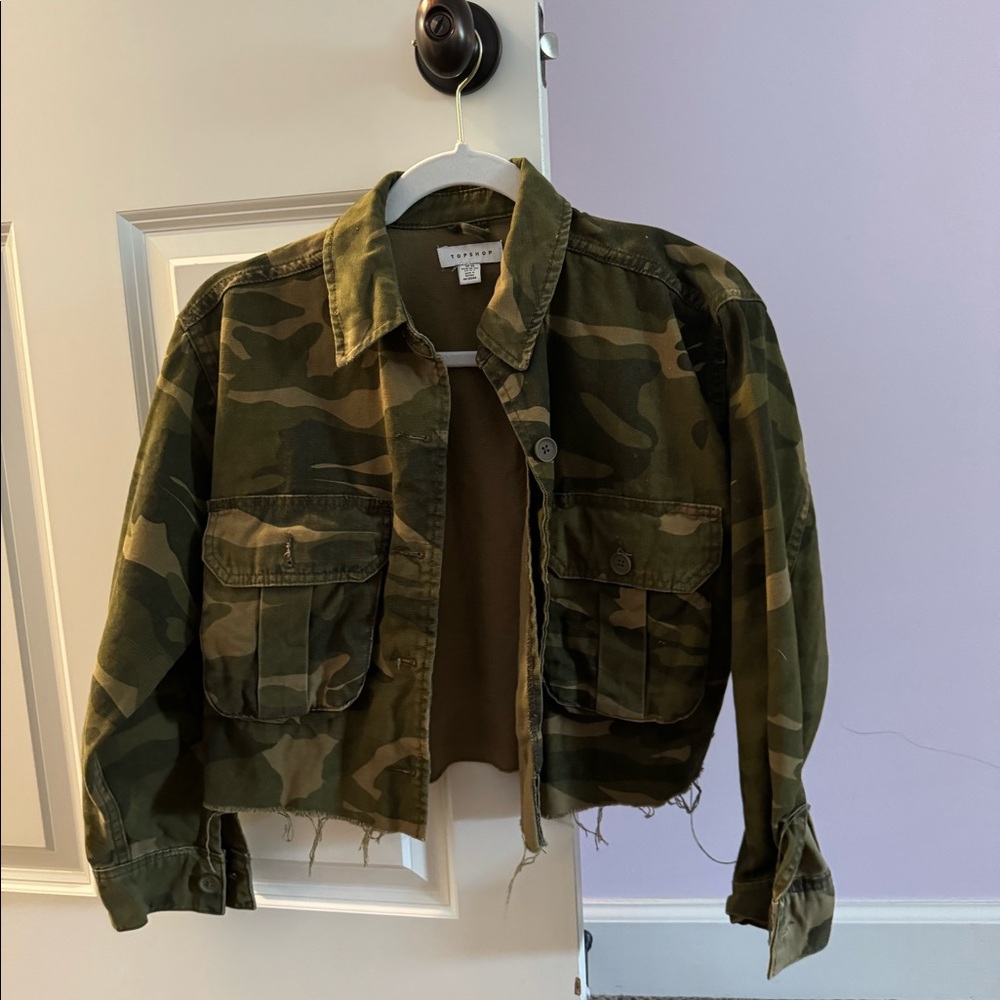 Size 0-2 Camo jacket TOPSHOP